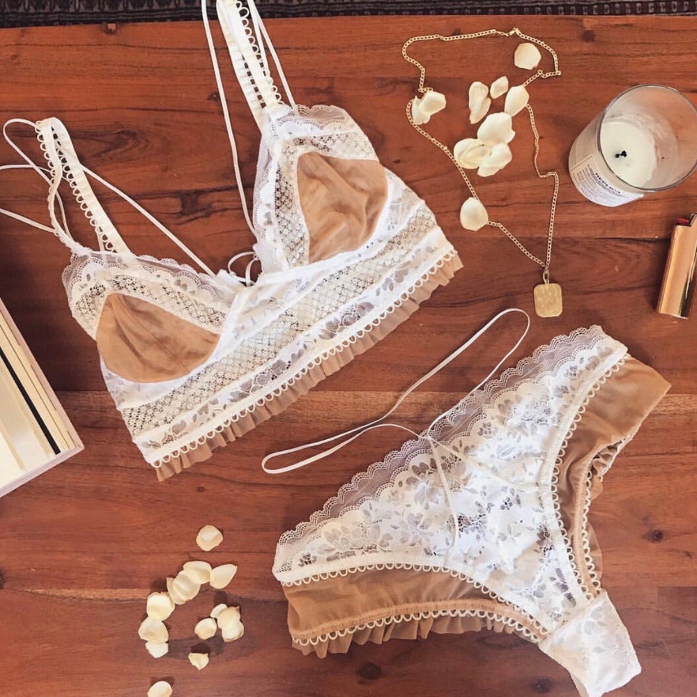 For Love & Lemons Moonshadow Bralette - White